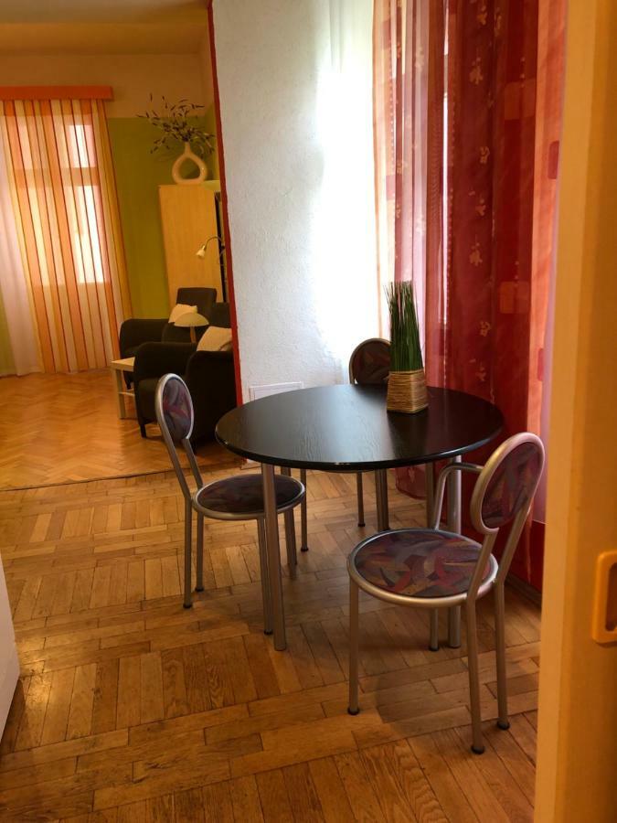 Apartman Orchidej U Vridla การ์โลวีวารี ภายนอก รูปภาพ